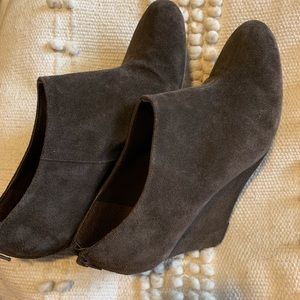 Naturalizer gray suede wedge booties